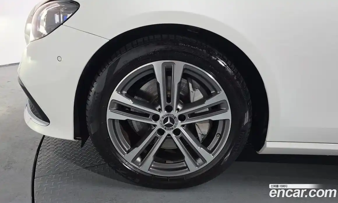 Mercedes-Benz E-Class 2022 2.0 Автомат в Москве № 223325, фото 15