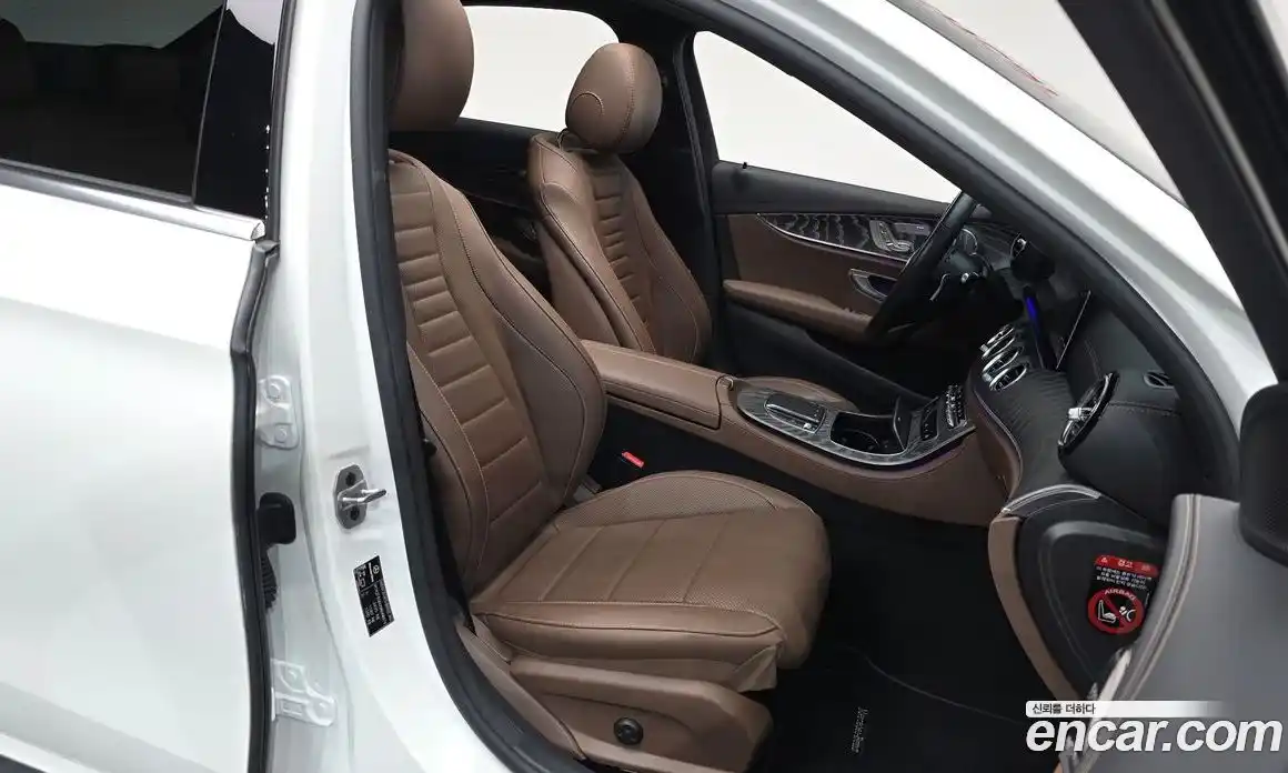 Mercedes-Benz E-Class 2022 2.0 Автомат в Москве № 223325, фото 3