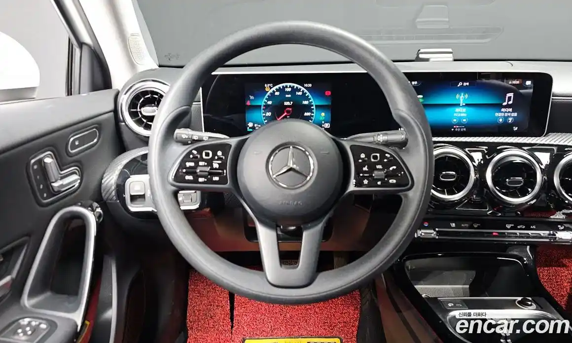 Mercedes-Benz A-Class 2019 2.0 Автомат в Москве № 224149, фото 3