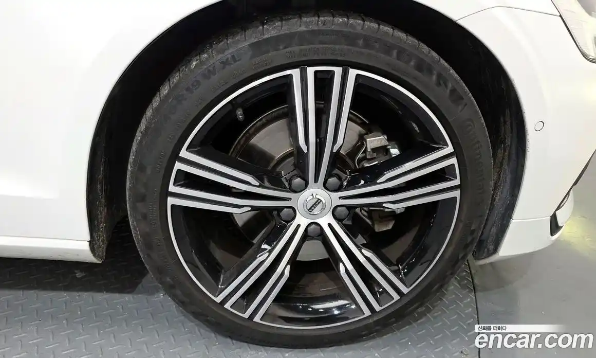 Volvo S60 2022 2.0 Автомат в Москве № 230481, фото 5