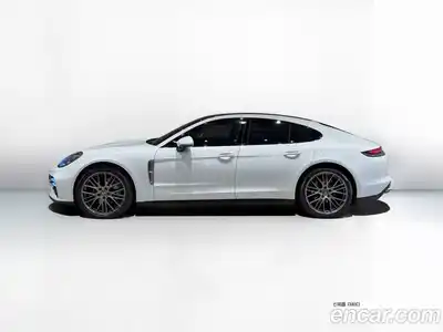 Porsche Panamera, 2022