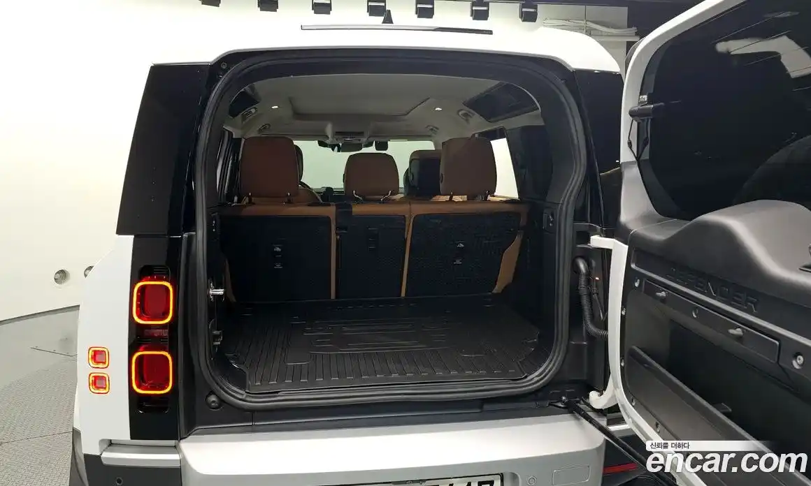 Land Rover Defender 2023 3.0 Автомат в Москве № 231194, фото 17