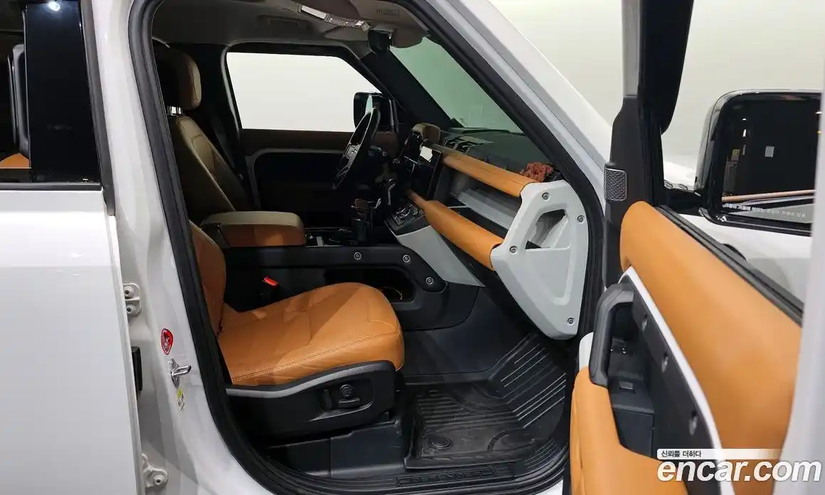 Land Rover Defender 2023 3.0 Автомат в Москве № 231194, фото 18