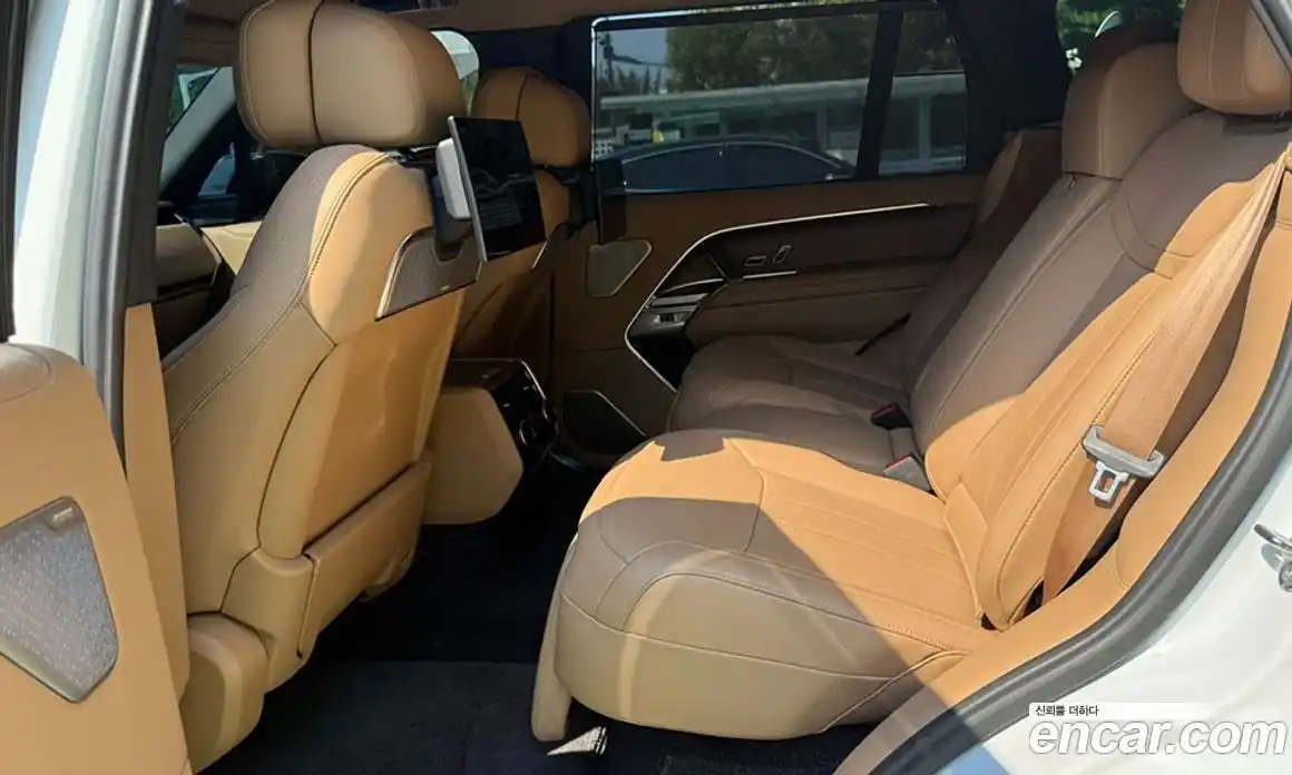 Land Rover Range-Rover 2024 4.4 Автомат в Москве № 231311, фото 13