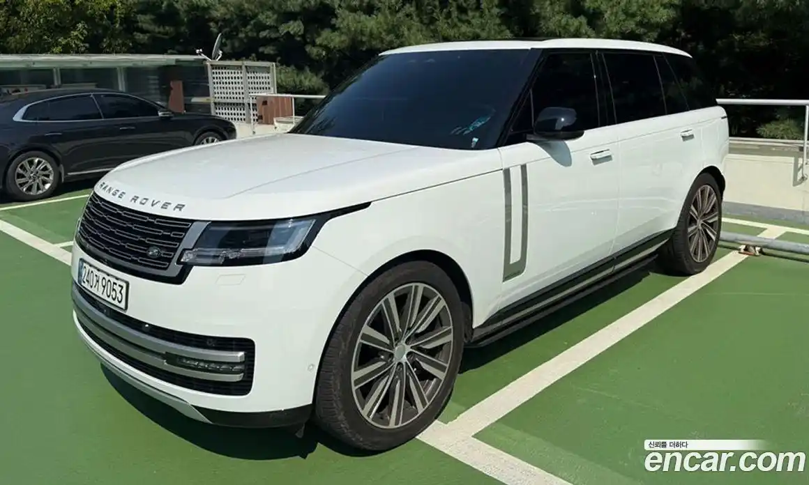 Land Rover Range-Rover 2024 4.4 Автомат в Москве № 231311, фото 2