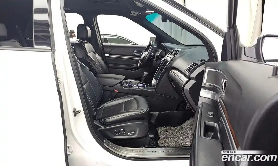 Ford Explorer 2016 3.5 Автомат в Москве № 255563, фото 12