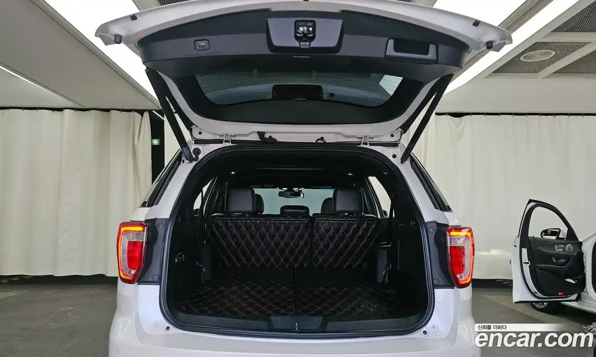 Ford Explorer 2016 3.5 Автомат в Москве № 255563, фото 20