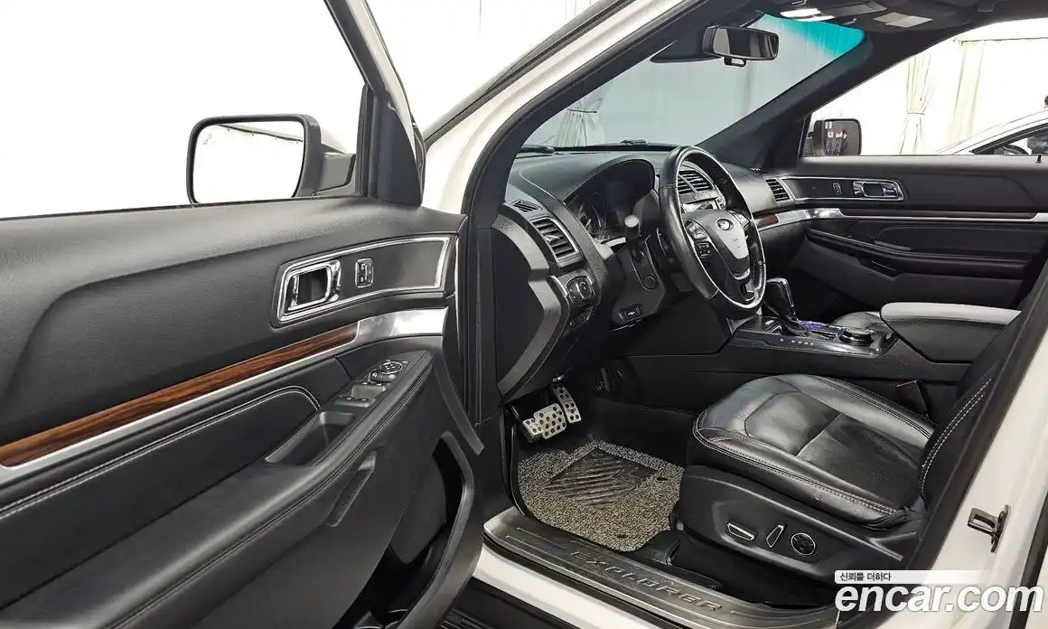 Ford Explorer 2016 3.5 Автомат в Москве № 255563, фото 4