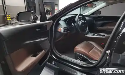 Jaguar XE 2016 2.0 Автомат в Москве № 256055, миниатюра 4