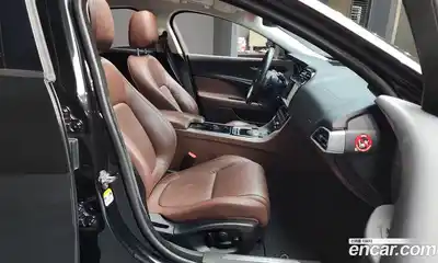 Jaguar XE 2016 2.0 Автомат в Москве № 256055, миниатюра 9