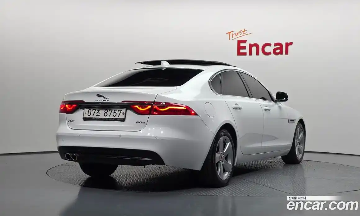 Jaguar XF 2018 2.0 Автомат в Москве № 256079, фото 11