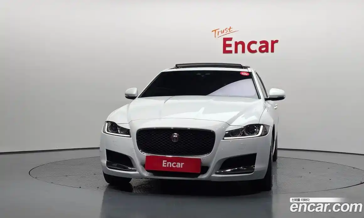 Jaguar XF 2018 2.0 Автомат в Москве № 256079, фото 4