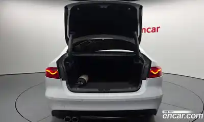 Jaguar XF 2018 2.0 Автомат в Москве № 256079, миниатюра 5