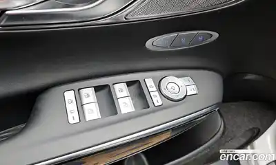 Genesis GV70 2023 2.5 Автомат в Москве № 25954, миниатюра 2