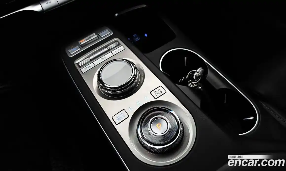 Genesis GV70 2023 2.5 Автомат в Москве № 25954, фото 3