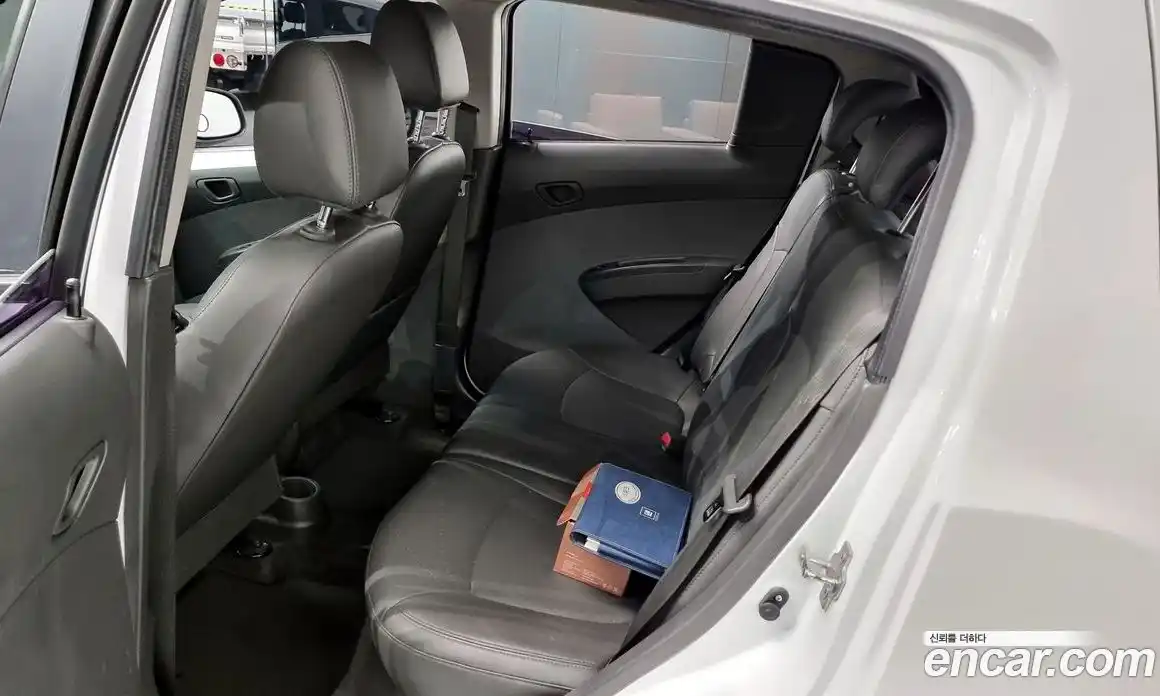 Chevrolet Spark 2015 1.0 Автомат в Москве № 26845, фото 13