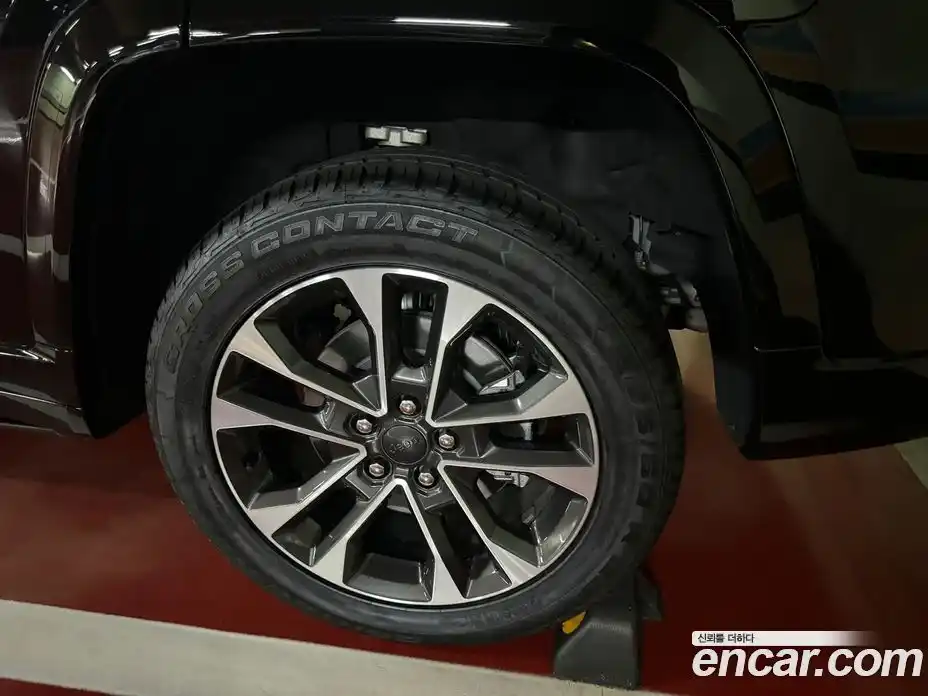 Jeep Cherokee 2023 3.6 Автомат в Москве № 278416, фото 5