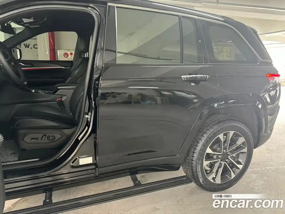 Jeep Cherokee 2023 3.6 Автомат в Москве № 278416, фото 8