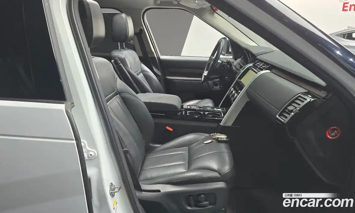 Land Rover Discovery 2017 3.0 Автомат в Москве № 316253, фото 20