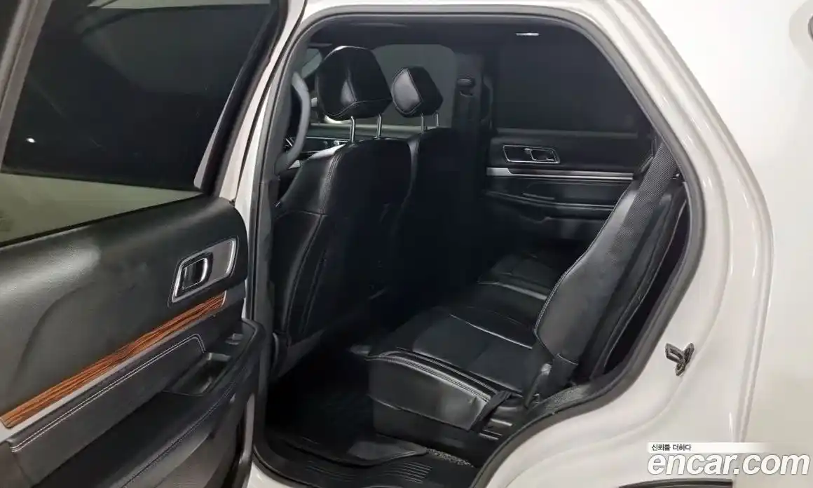 Ford Explorer 2017 2.3 Автомат в Москве № 335328, фото 11