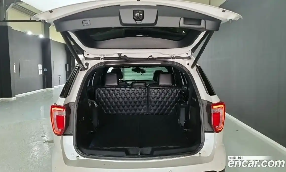 Ford Explorer 2017 2.3 Автомат в Москве № 335328, фото 12