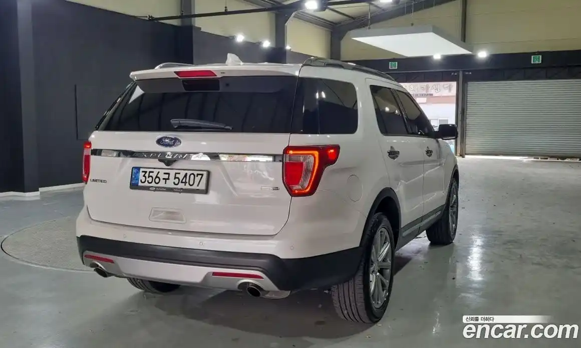 Ford Explorer 2017 2.3 Автомат в Москве № 335328, фото 2