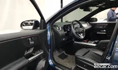 Mercedes-Benz GLA-Class 2021 2.0 Автомат в Москве № 339534, миниатюра 2