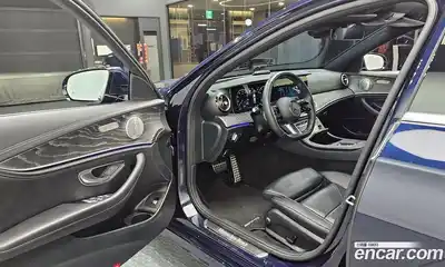 Mercedes-Benz E-Class 2021 2.0 Автомат в Москве № 342798, миниатюра 10