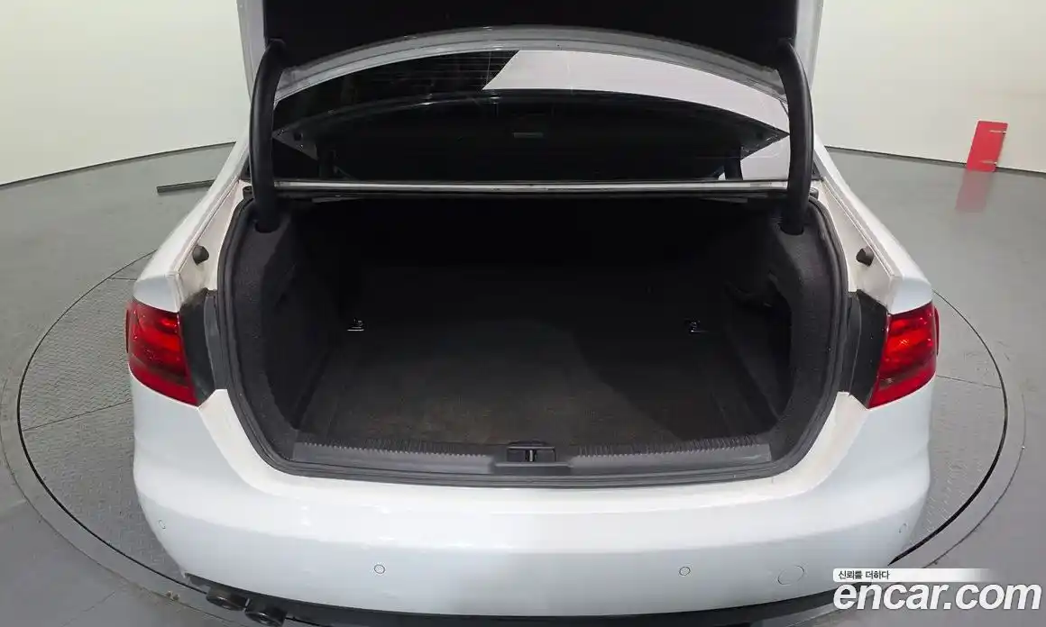 Audi A4 2009 2.0 Автомат в Москве № 343736, фото 12