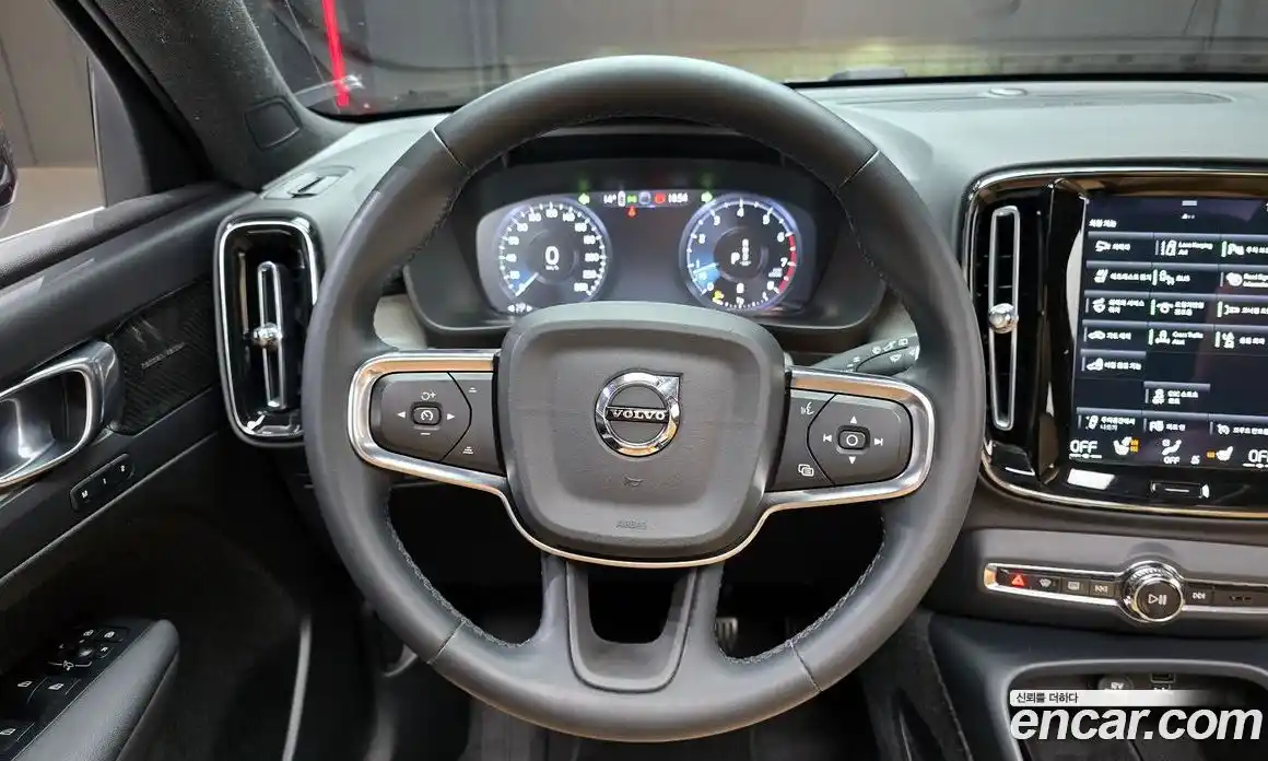 Volvo XC40 2022 2.0 Автомат в Москве № 344086, фото 13