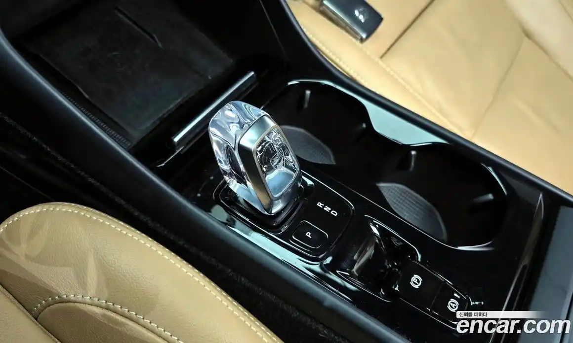 Volvo XC40 2022 2.0 Автомат в Москве № 344086, фото 9