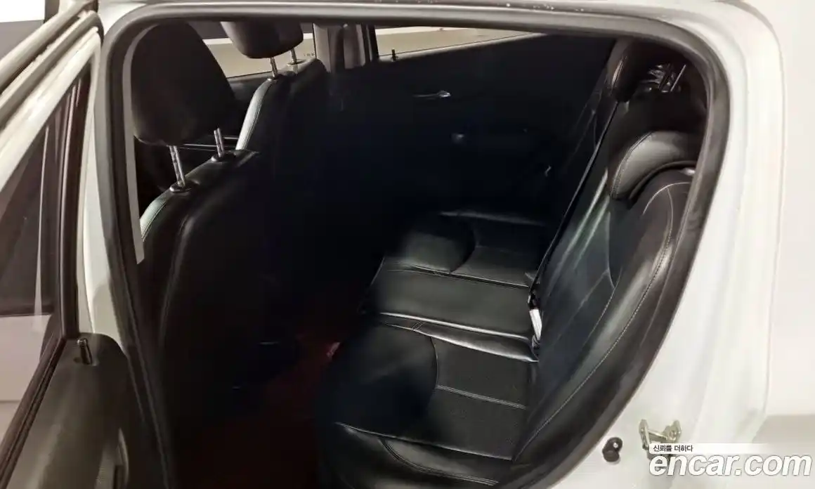 Chevrolet Spark 2016 1.0 Автомат в Москве № 355095, фото 11