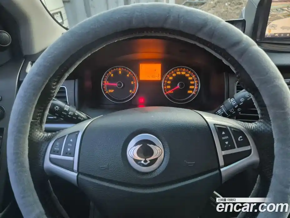 SsangYong Korando 2013 2.0 Механическая в Москве № 35826, фото 14