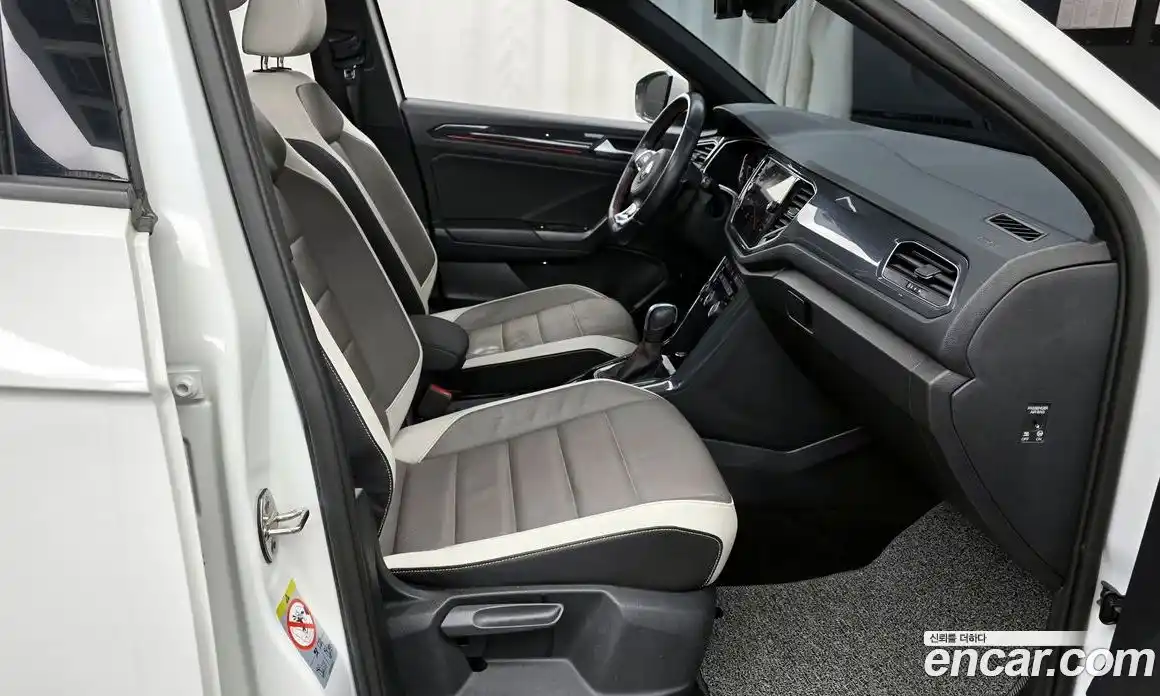 Volkswagen T-Roc 2021 2.0 Автомат в Москве № 382976, фото 11