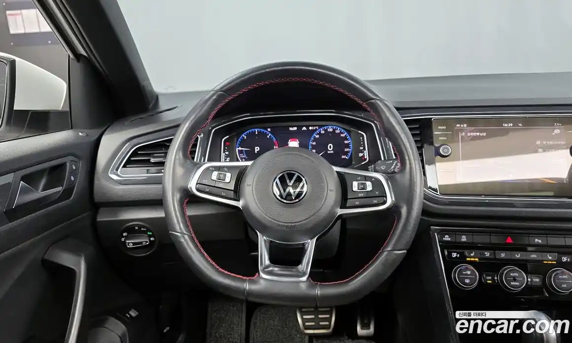 Volkswagen T-Roc 2021 2.0 Автомат в Москве № 382976, фото 13