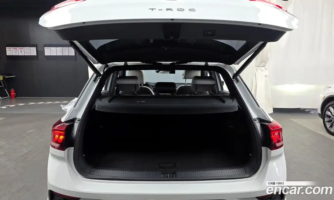 Volkswagen T-Roc 2021 2.0 Автомат в Москве № 382976, фото 20