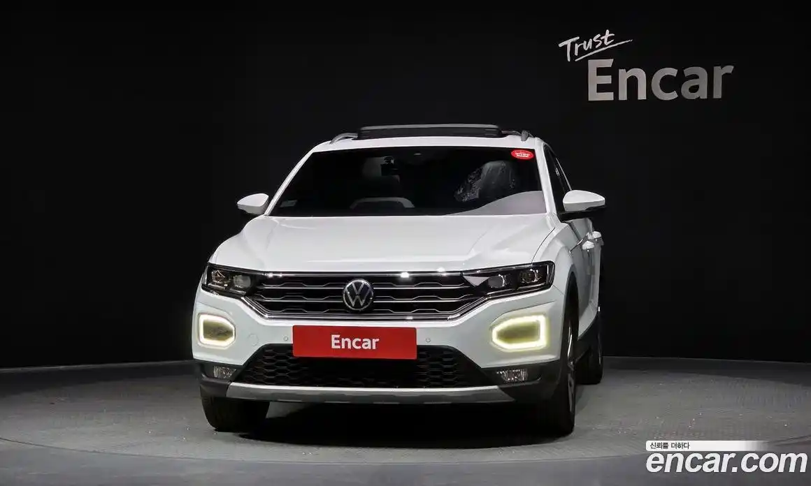 Volkswagen T-Roc 2021 2.0 Автомат в Москве № 382976, фото 3