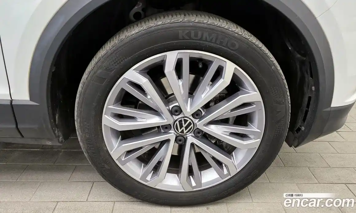 Volkswagen T-Roc 2021 2.0 Автомат в Москве № 382976, фото 5