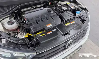 Volkswagen T-Roc 2021 2.0 Автомат в Москве № 382976, миниатюра 6