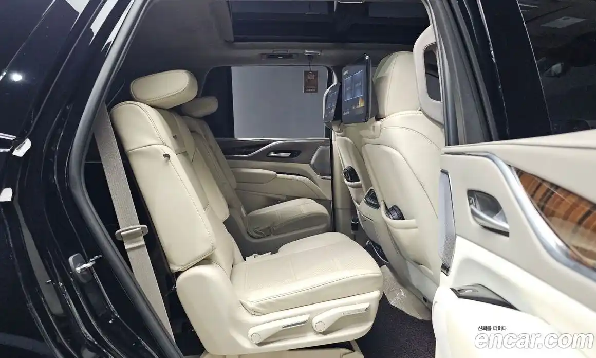 Cadillac Escalade 2023 6.2 Автомат в Москве № 387042, фото 12