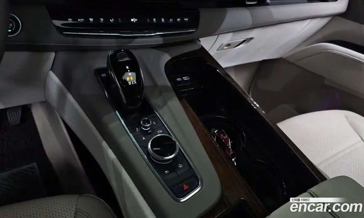 Cadillac Escalade 2023 6.2 Автомат в Москве № 387042, фото 9