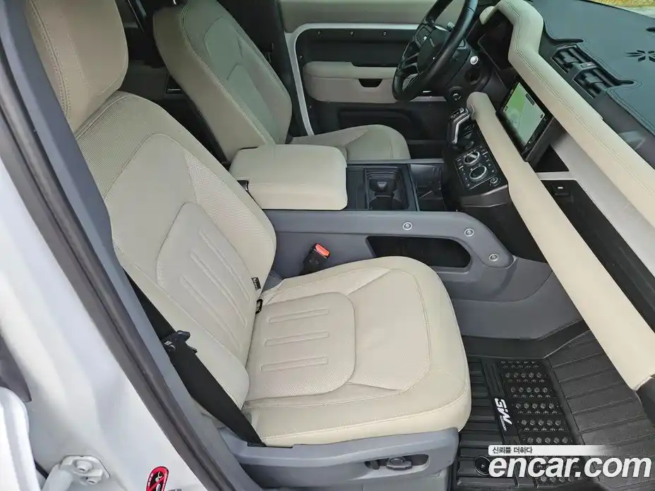 Land Rover Defender 2020 2.0 Автомат в Москве № 416367, фото 16