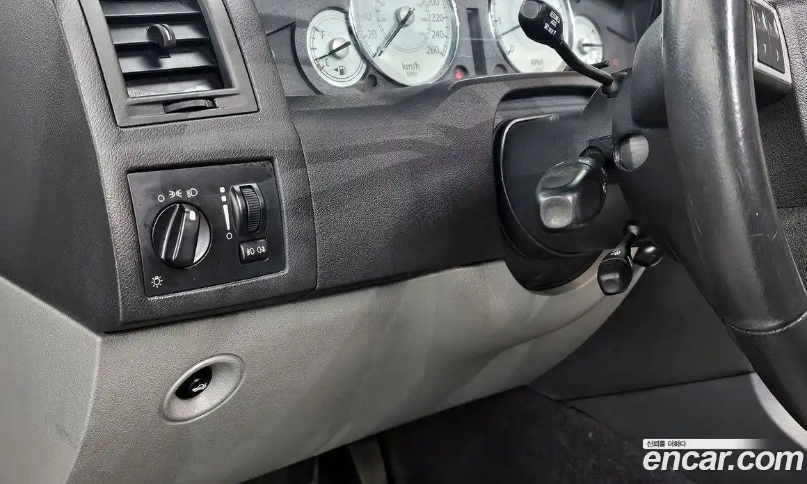 Chrysler 300C 2007 2.7 Автомат в Москве № 418280, фото 18