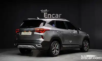 Kia Seltos 2023 1.6 Автомат в Москве № 50962, миниатюра 2