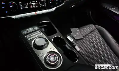 Genesis GV70 2023 2.5 Автомат в Москве № 57894, миниатюра 9