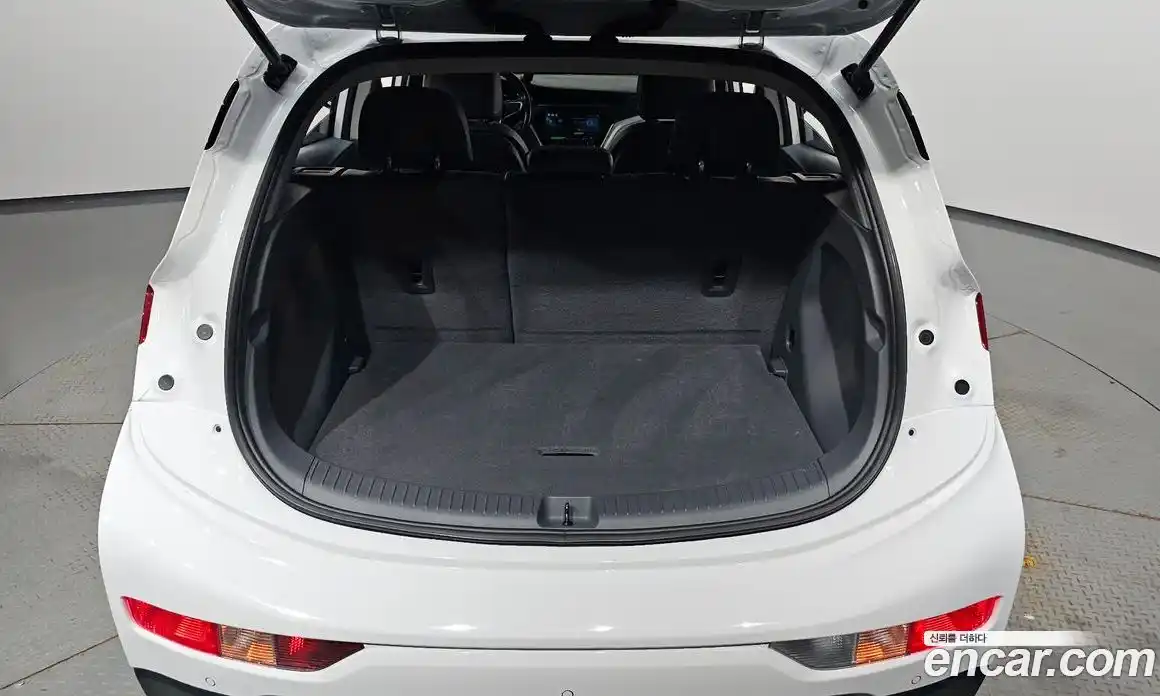 Chevrolet Bolt EV 2020 0.2 Автомат в Москве № 78869, фото 10