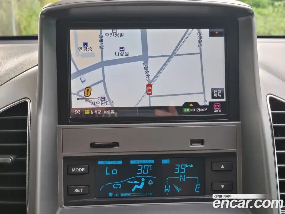 Chevrolet Captiva 2011 2.2 Автомат в Москве № 95886, фото 14