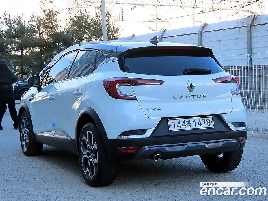 Renault Captur 2020 1.3 Автомат в Москве № 105986, фото 3