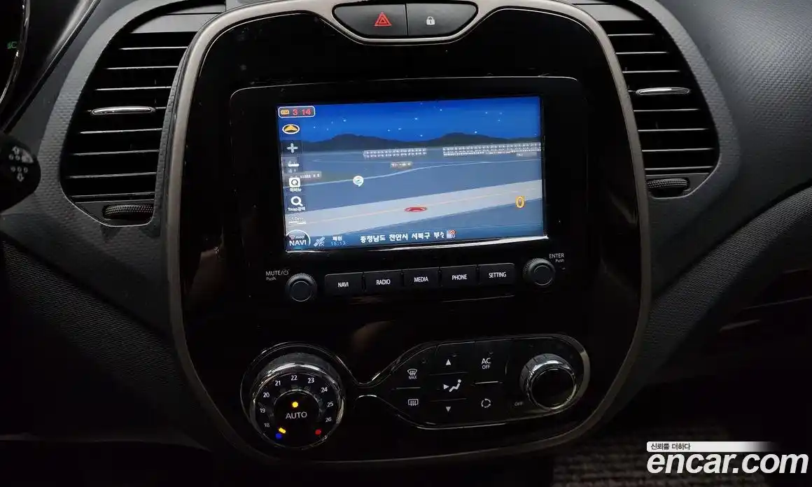 Renault QM3 2015 1.5 Автомат в Москве № 107055, фото 20