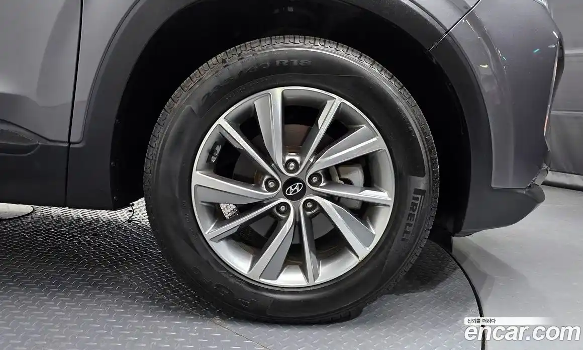 Hyundai Santa Fe 2019 2.0 Автомат в Москве № 112590, фото 17